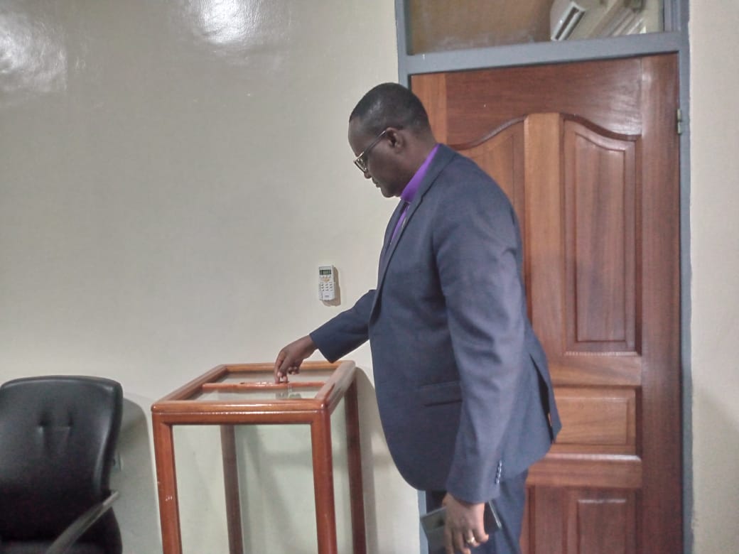 Bishop Rugamba yatanze impano yo gushyigikira Urwibutso rwa Ntarama