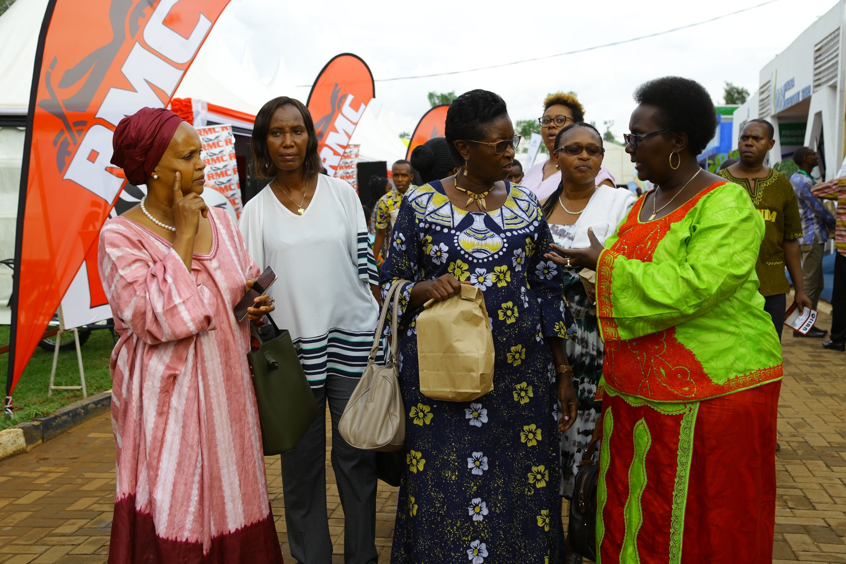 Biyemeje gushishikariza abandi gukunda iby'iwabo