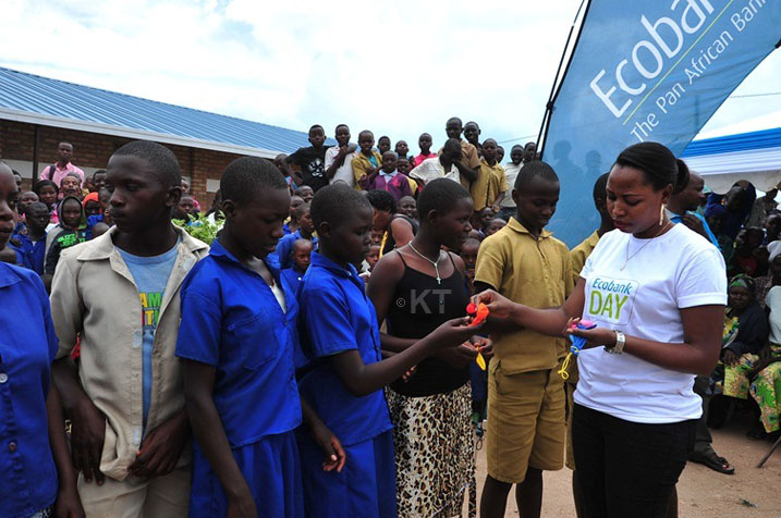 Biyemeje gushora mu burezi ngo babone abazabasimbura