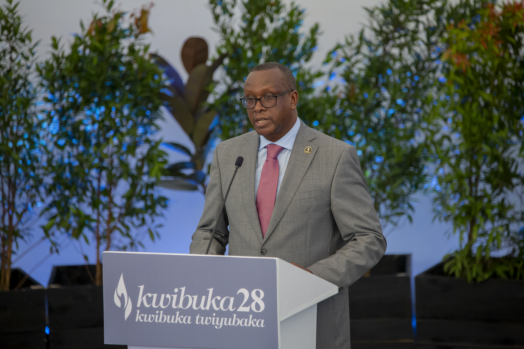 Minisitiri Dr. Jean Damascene Bizimana