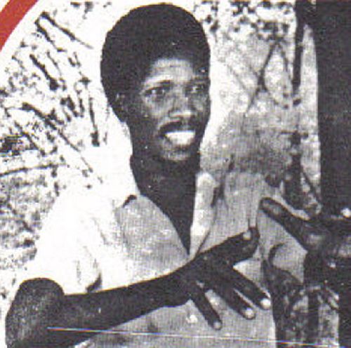 Bizimana Loti yaririmbaga indirimbo zirimo ibisa n'urwenya