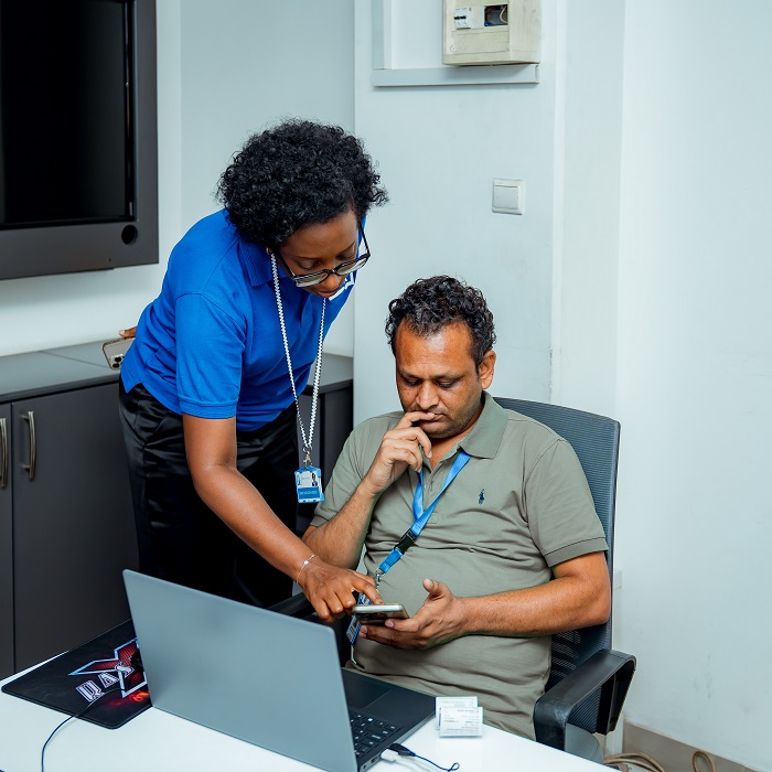 Ni uburyo budasaba ko umuntu ajya ku cyicaro cya banki mu gihe agize serivisi akenera 