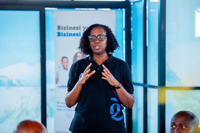 Umuyobozi Mukuru wa BK Dr. Diane Karusisi, yijeje Abanyagicumbi gukomeza ubufatanye