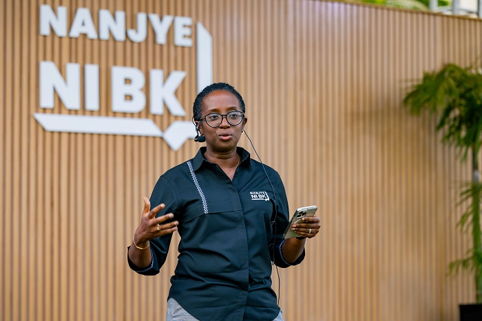 Dr. Karusisi avuga ko bagabanyije ibiciro kuri serivisi zimwe na zimwe ngo borohereze abakiriya