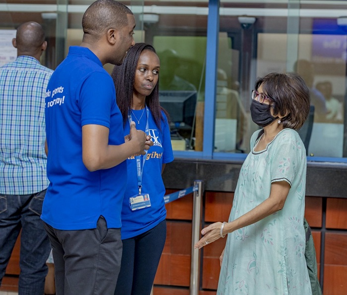 Wari umwanya wo gusobanurira abakiriya serivisi za BK zitangwa hifashishijwe ikoranabuhanga