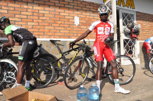 Uwizeyimana Bonaventure ari mu berekeje mu Misiri