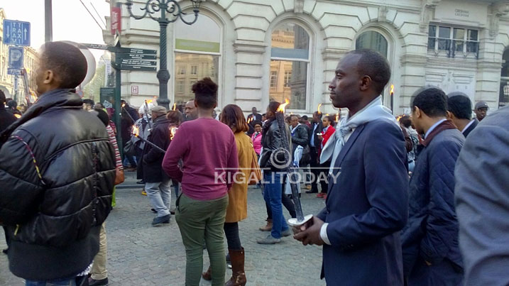 Yifatanije nabo mu rugendo rwo kwibuka Jenoside yakorewe Abatutsi