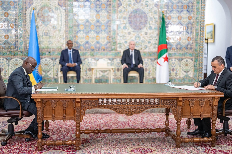 Ubwo ayo masezerano yashyirwagaho umukono