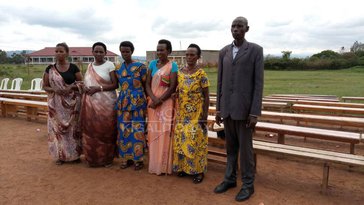 Abagabiwe inka na BPR bo mu Bugesera 