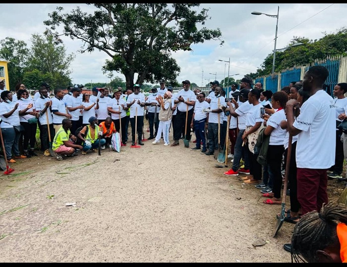 Umuganda witabiriwe n'abasaga 200