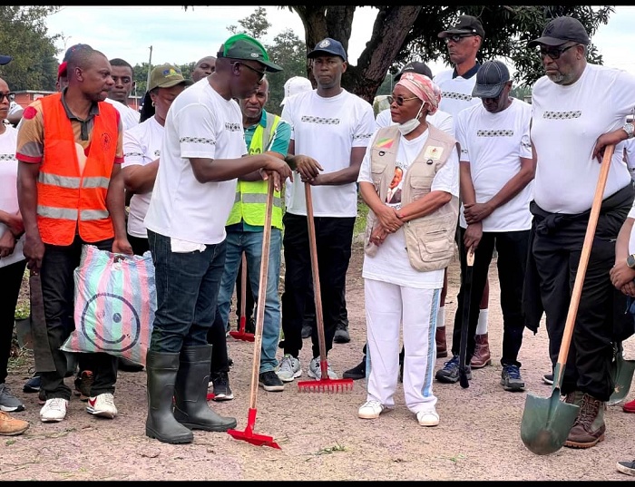 Amb. Mutsindashyaka na Mayor Simone Loubienga bungurana ibitekerezo