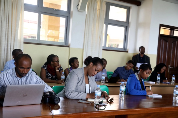 Abanyamakuru bitabiriye ikiganiro bagianye na UR hamwe na BRD