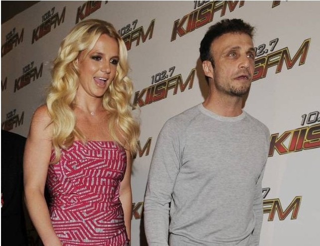  Britney Spears ari kumwe na Larry Rudolph bagikorana