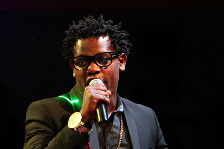 Bruce Melody ahamya ko yari yarashatse uburyo yakorana na Coke Studio ariko byaranze 