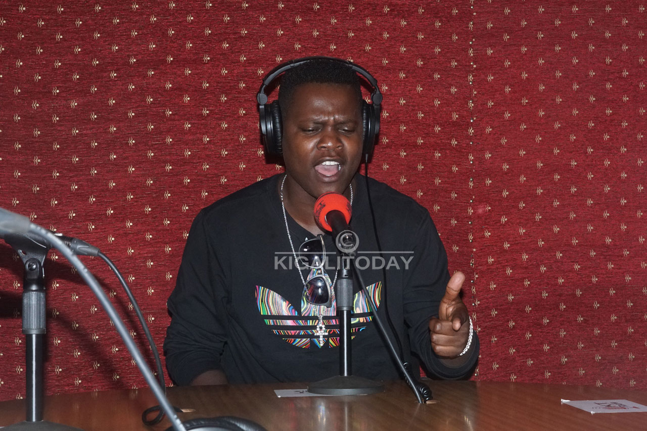 Bruce Melody yaririmbiye abakunzi ba KT RADIO