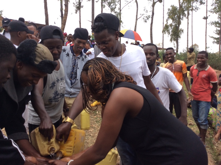 Bruce Melody yari ari mu bari bari kuvoma