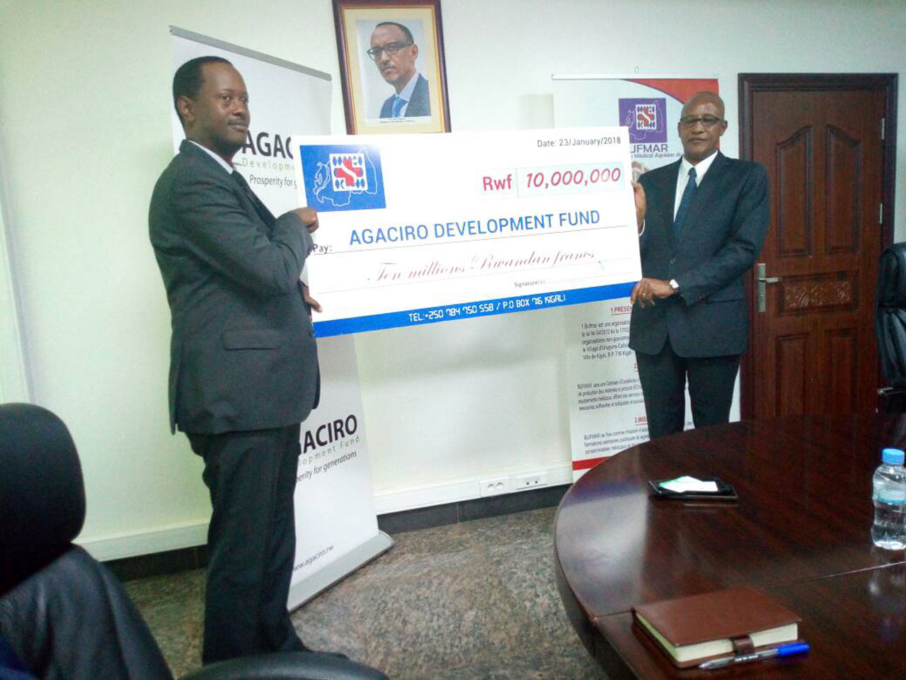 Ubuyobozi bwa BUFMAR bushyikiriza Ikigega Agaciro Umusanzu wa Miliyoni 10 