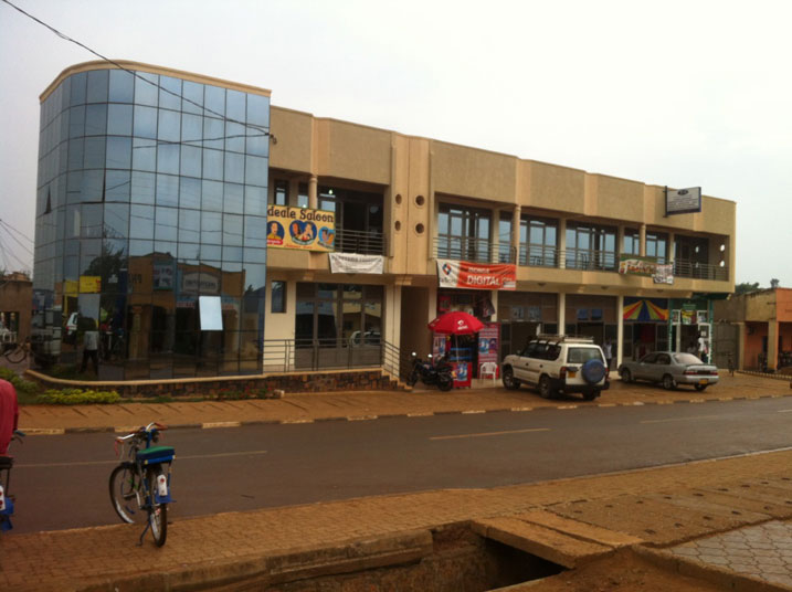 Bugesera: Mu Mujyi wa Nyamata hagaragara inyubako zitandukanye z'amagorofa.