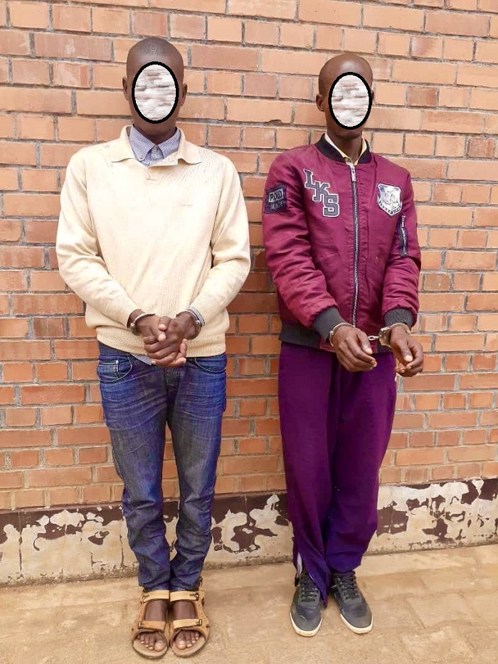 Bwokobwimana Gad na Karasira Egide batawe muri yombi (Ifoto: Polisi y'u Rwanda)