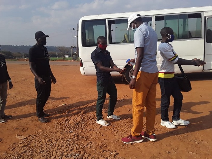 Gasore Serge (urimo guha umuti umugenzi) na we yitabiriye ubukangurambaga bwo gushishikariza abantu kwirinda COVID-19