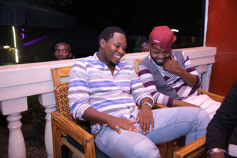 Bulldogg na Jay Polly bitabiriye umuhango wo gutangaza abakomeza mu irushanwa