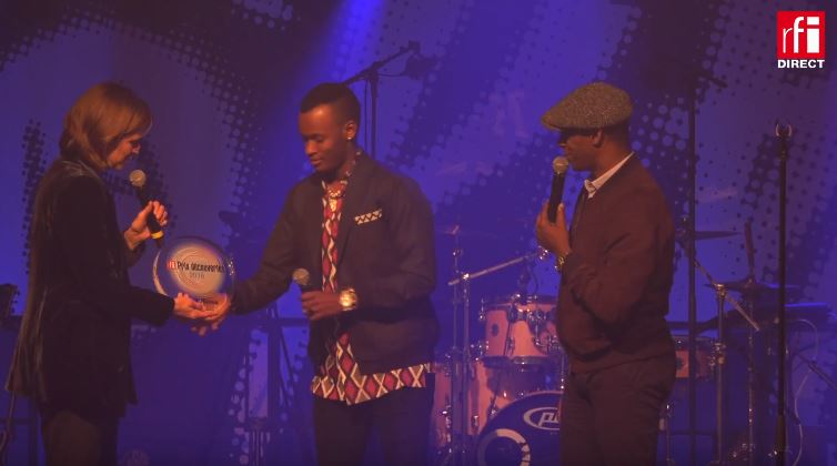 Buravan ashyikirizwa igihembo 