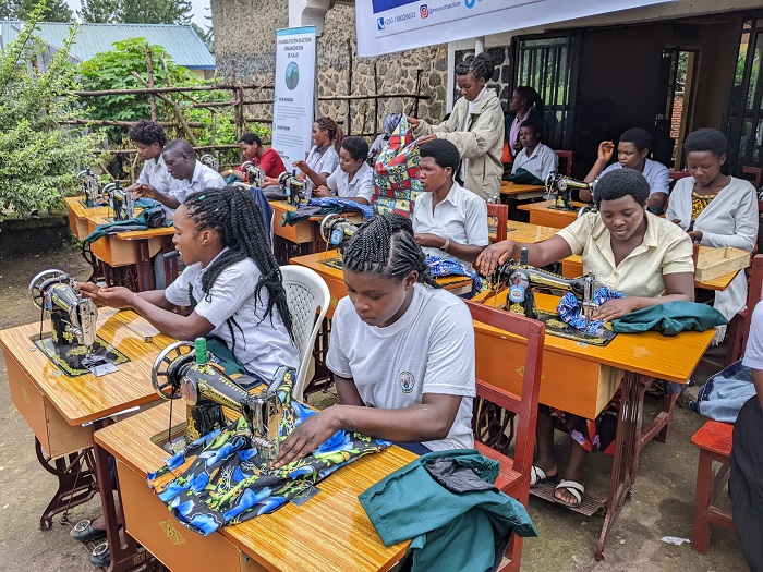 Abize imyuga irimo ubudozi no gusudira bahoze muri magendu biyemeje gukora cyane bakiteza imbere