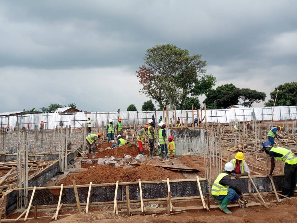 Covid-19 yaje inyubako ikiri mu ntangiro