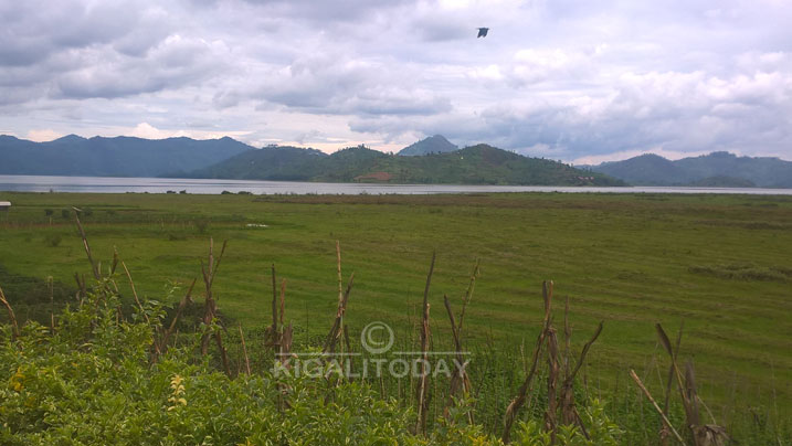 Inkengero z'icyo kiyaga ziriho ubwatsi butoshye 