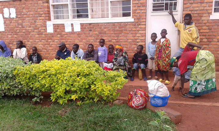 Buri munsi ku cyambu cya Gahara ngo hinjira impunzi zisaga icumi