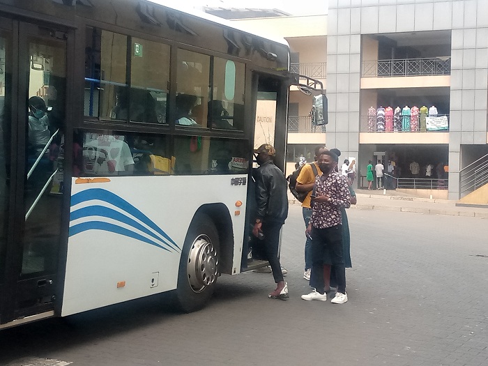 Hari abifashishaga murandasi yo mu modoka ikabayobora aho bagiye ntawe babajije