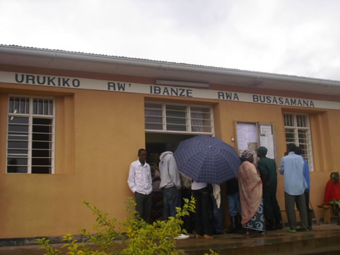 Abaturage baje kumva urubanza ku rukiko rw