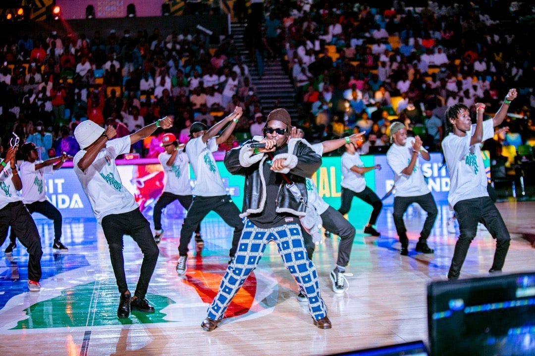 Umuhanzi Bushali yacishagamo agasusurutsa abitabiriye imikino ya 1/2