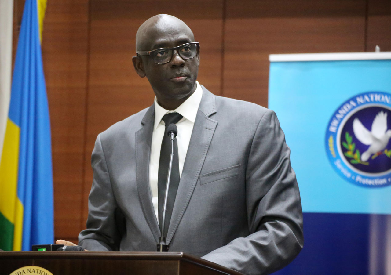 Minisitiri Busingye yavuze ko ihererekanyabubasha ryabaye ritavanaho ubufatanye bw'inzego mu kubahiriza amategeko