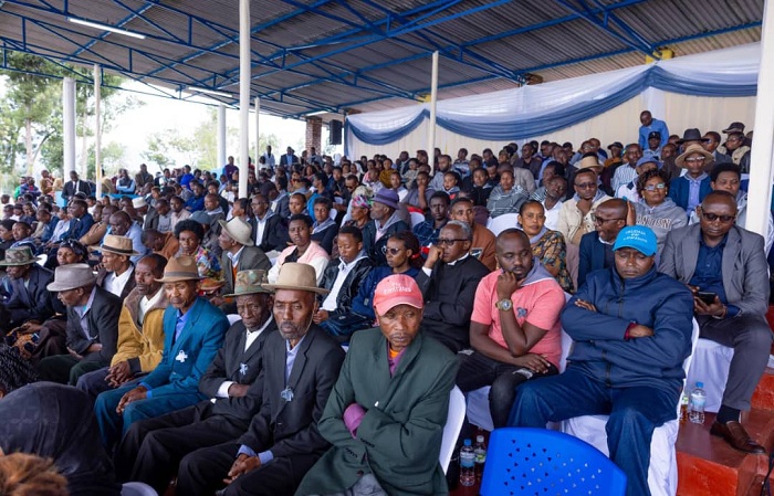 Bamwe mu bakurikiye ubuhamya bwa Nyirahonora