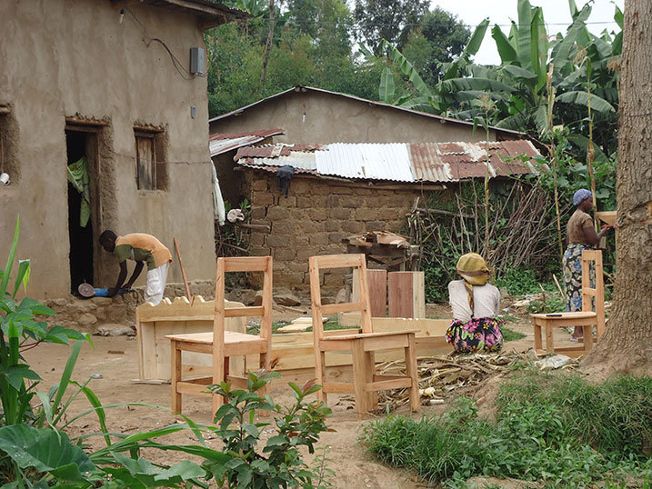 N'aho bataratera imbere cyane batangiye gukoresha amashanyarazi mu mirimo yabavunaga mbere.