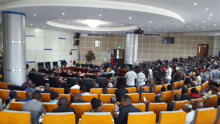 Inteko itora yatangiye amatora.