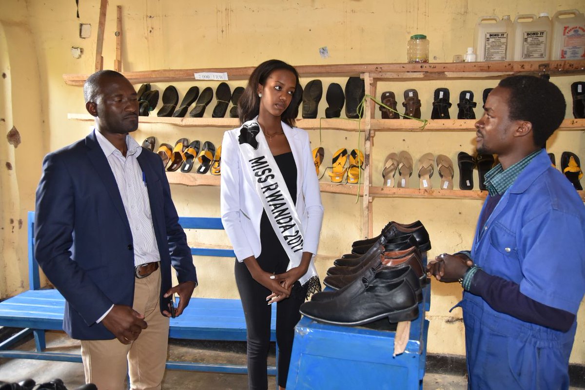 Miss Elsa yasuye inganda zitandukanye zikora ibikorerwa mu Rwanda 