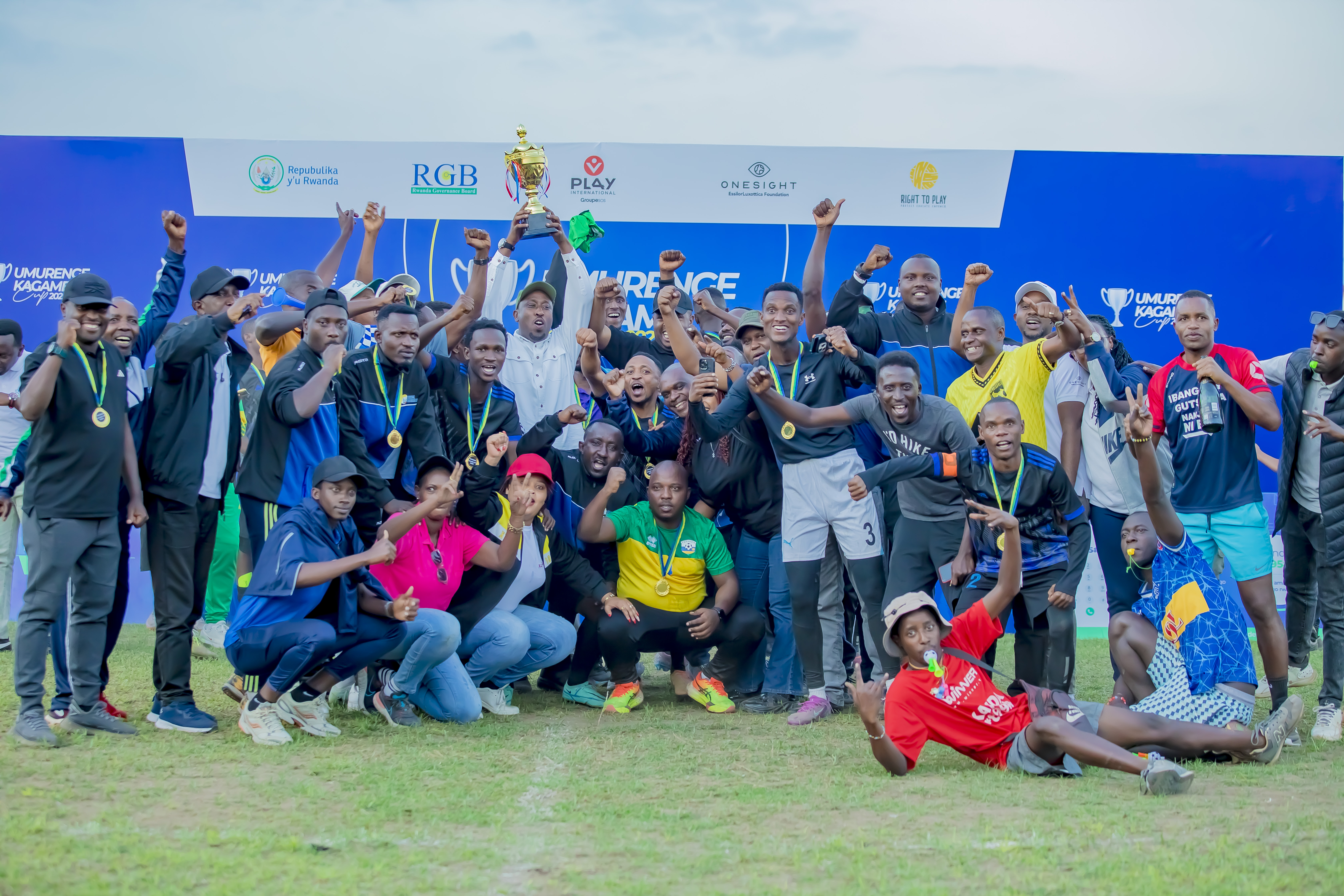 Umurenge waJabana wishimira kwegukana igikombe