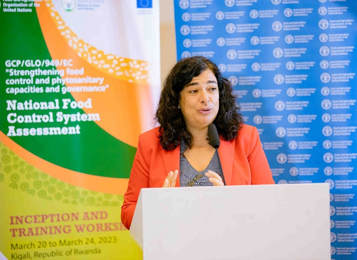 Beene Calvo Uyarra avuga ko EU yatanze miliyoni eshanu z'Amayero azafasha uwo mushinga