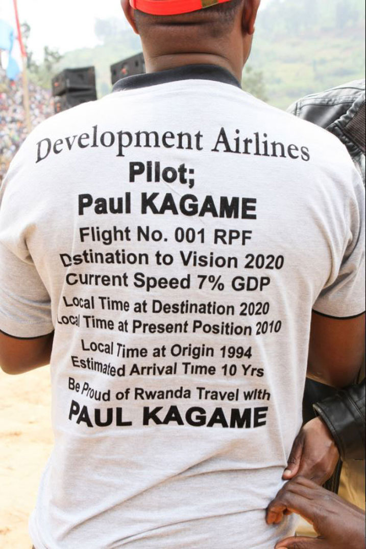 Bamwe mu banyamuryango ba FPR bari baje gushyigikira umukandida Paul Kagame.