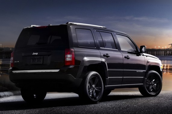 Ntabwo buri wese yemerewe kugenda mu modoka ifite ibirahure byijimye