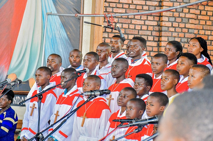 Abana nibo baririrmbye iyi misa