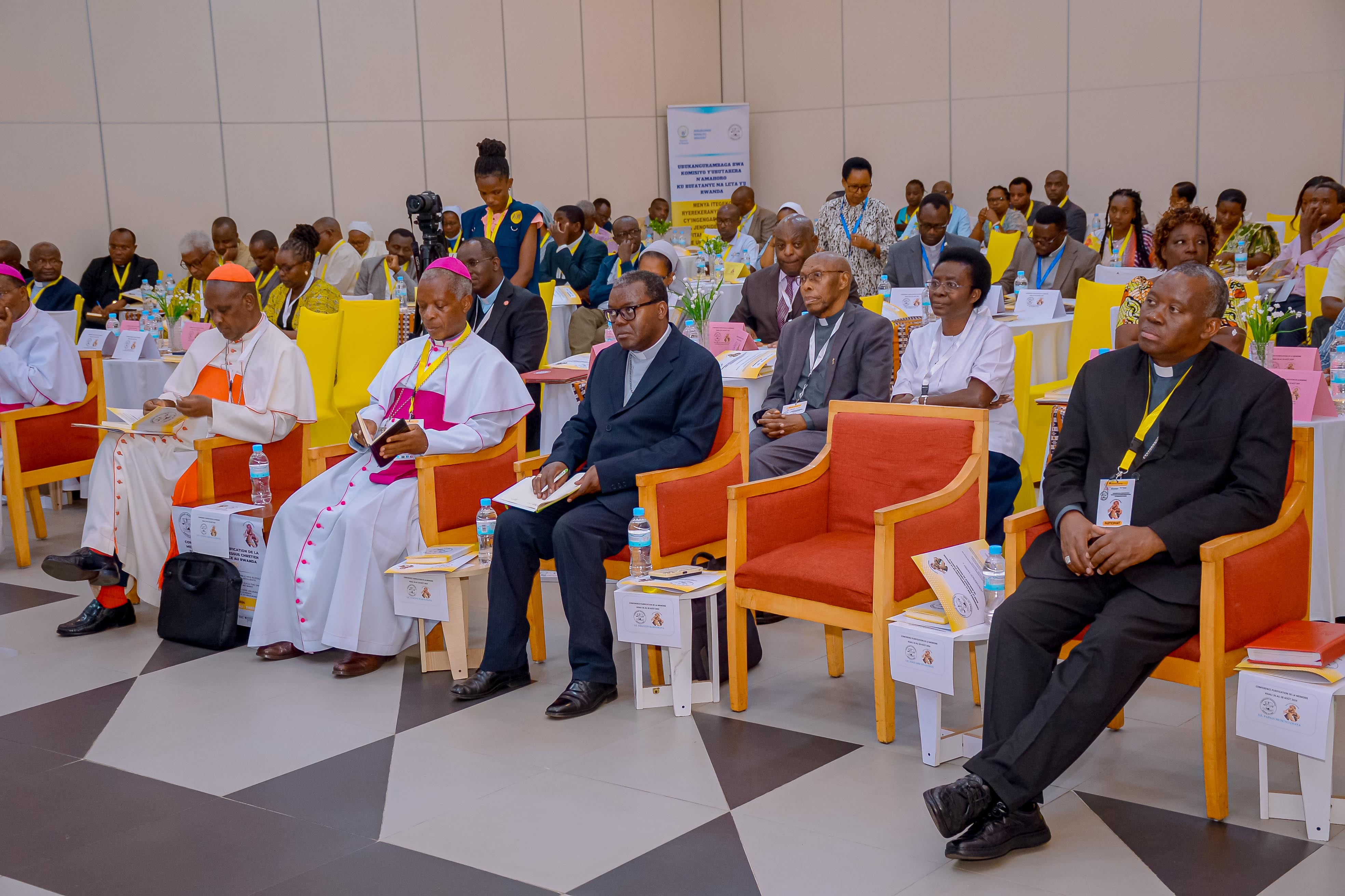 Ni ikiganiro cyagaragarijwemo ko kunga abandi bisaba kubanza ukiyunga nawe ubwawe