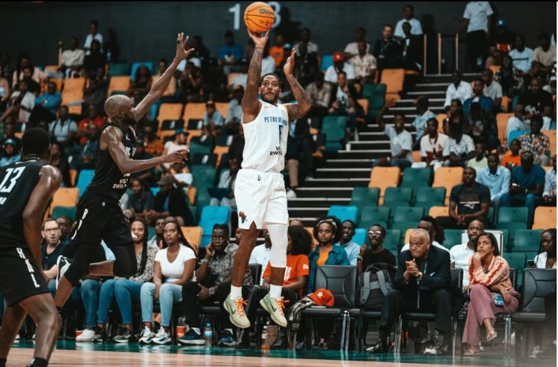 Carlos Morais wa Petro de Luanda nawe ni umwe mu bakinnyi bahanzwe amaso