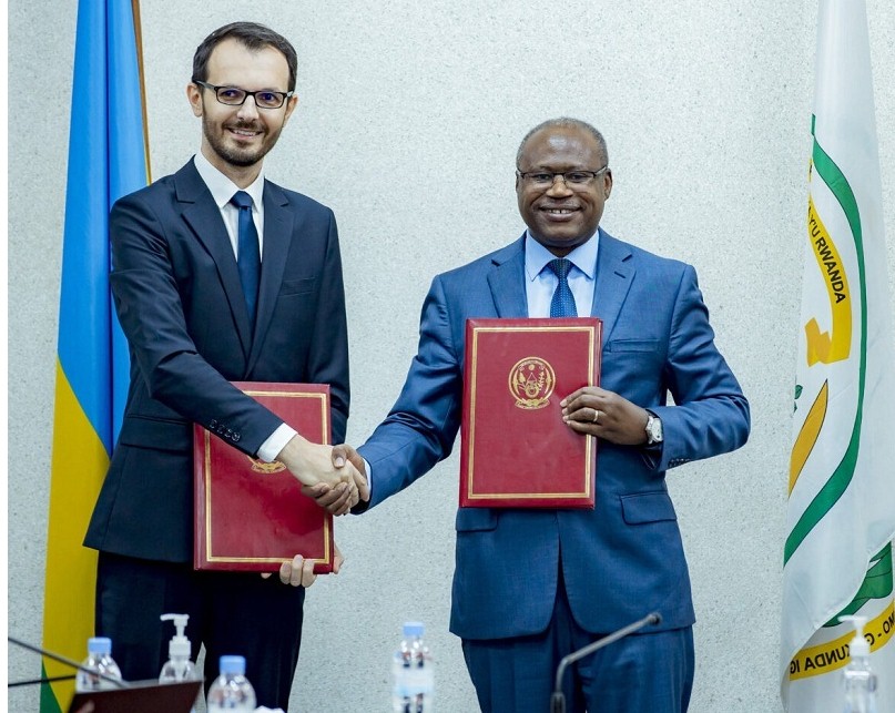 Abayobozi ku mpande zombi bamaze gusinya amasezerano