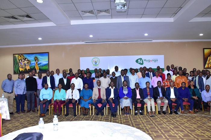 Abanyamuryango ba Muganga SACCO bagiye gutangira gukoresha amakarita mpuzamahanga