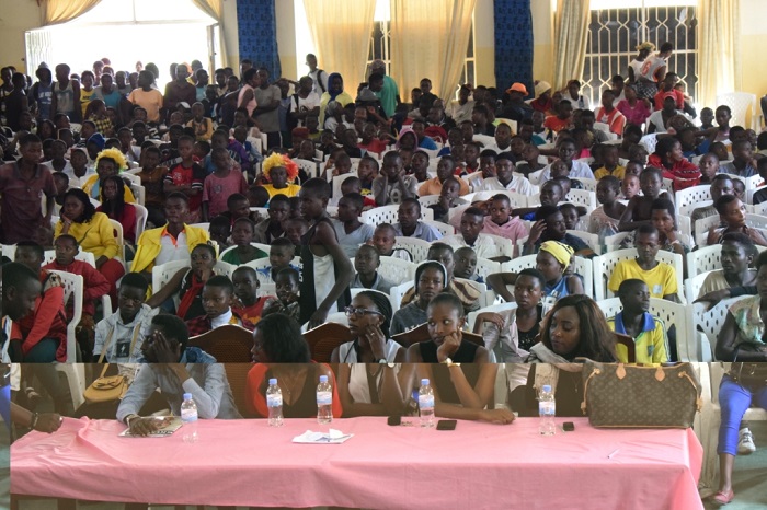 Urubyiruko rwitabira ibikorwa byo mu biruhuko