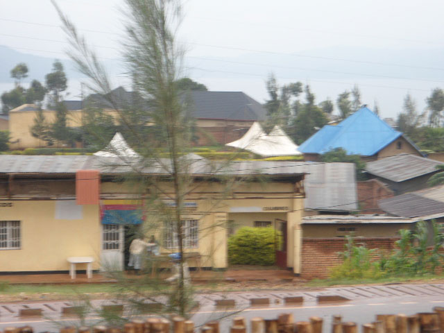 Amwe mu mazu ari muri centre ya Nyamasheke.