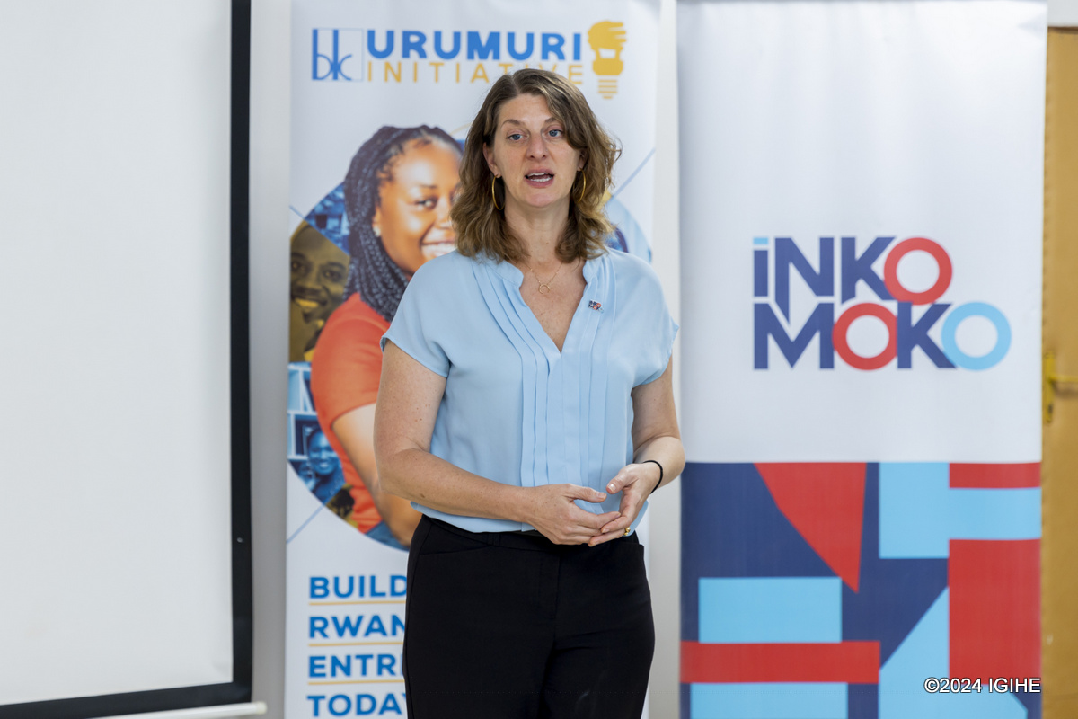 Umuyobozi wa Inkomoko yari yitabiriye itangizwa ry'aya mahugurwa